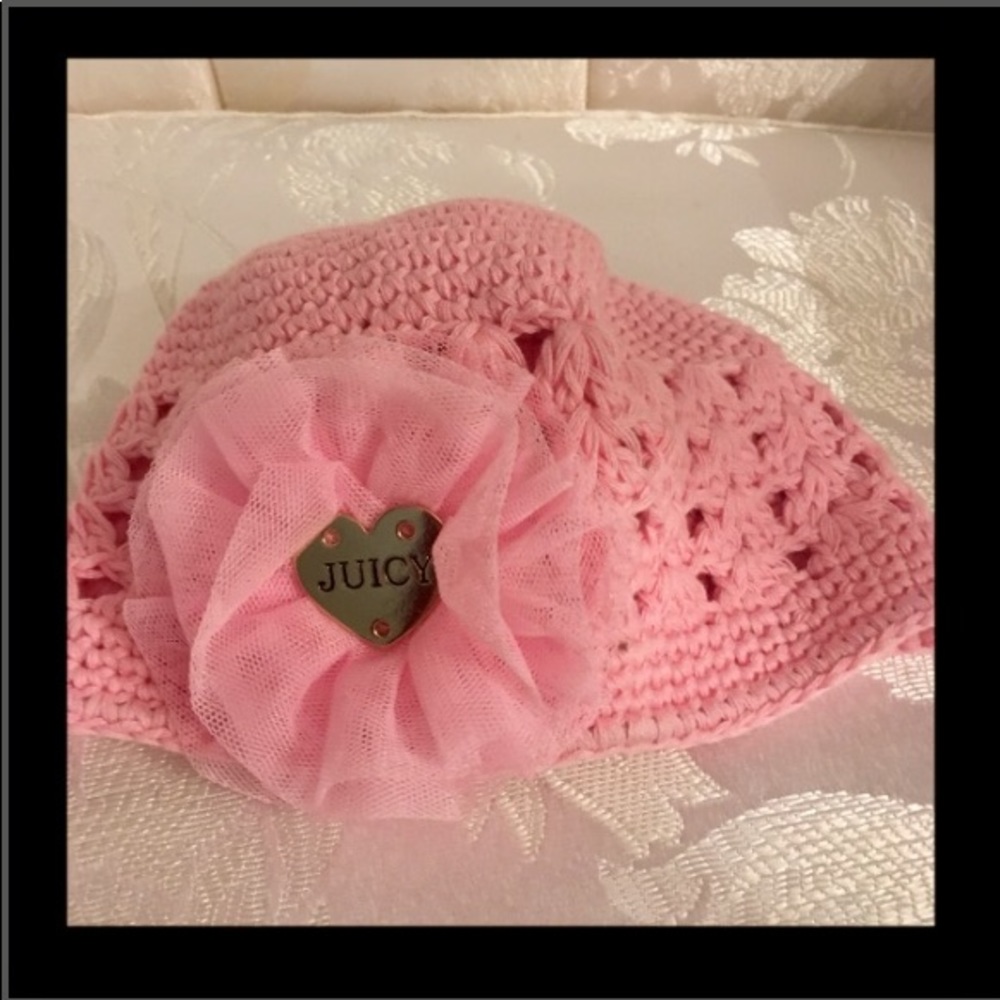 JUICY COUTURE  Infant Hat & Sock Gift Box Set - Picture 4 of 8